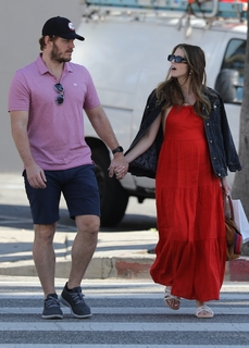 Katherine Schwarzenegger feet photo thumbnail