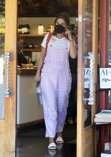 Katherine Schwarzenegger feet photo thumbnail