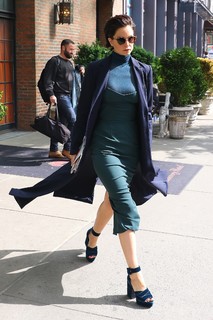 Katherine Waterston feet photo thumbnail
