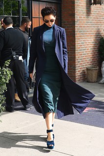 Katherine Waterston feet photo thumbnail