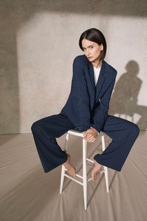 Katherine Waterston feet photo thumbnail