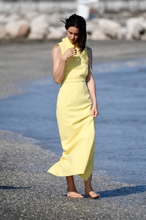 Katherine Waterston feet photo thumbnail