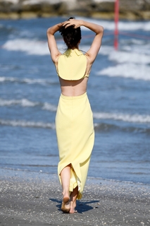 Katherine Waterston feet photo thumbnail