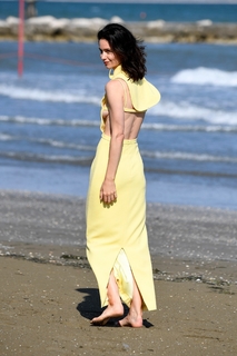 Katherine Waterston feet photo thumbnail