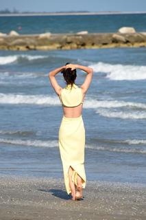 Katherine Waterston feet photo thumbnail