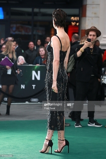 Katherine Waterston feet photo thumbnail