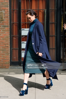 Katherine Waterston feet photo thumbnail