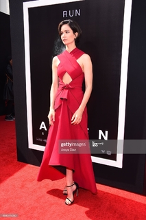 Katherine Waterston feet photo thumbnail