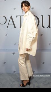 Katherine Waterston feet photo thumbnail