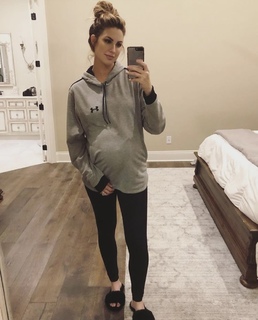 Katherine Webb feet photo thumbnail