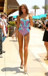 Katherine Webb feet photo thumbnail