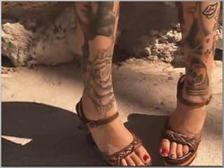 Katherine von Drachenberg feet photo thumbnail