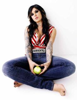 Katherine von Drachenberg feet photo thumbnail