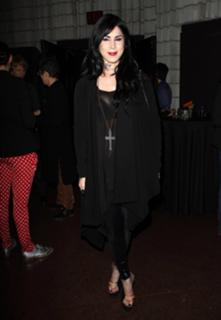 Katherine von Drachenberg feet photo thumbnail