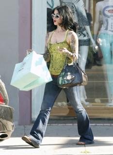 Katherine von Drachenberg feet photo thumbnail