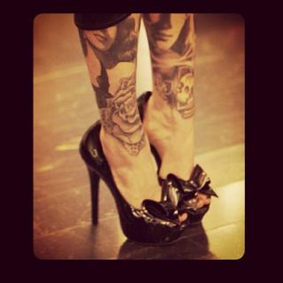 Katherine von Drachenberg feet photo thumbnail