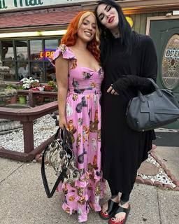 Katherine von Drachenberg feet photo thumbnail