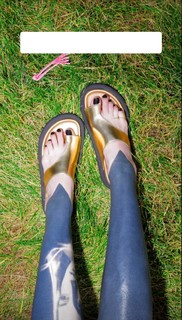Katherine von Drachenberg feet photo thumbnail