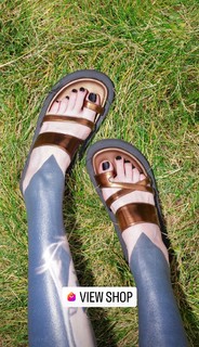 Katherine von Drachenberg feet photo thumbnail