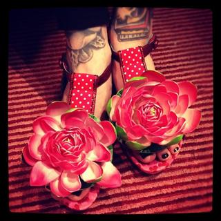 Katherine von Drachenberg feet photo thumbnail