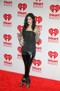 Katherine von Drachenberg feet photo thumbnail