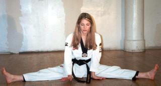Katheryn Winnick feet photo thumbnail