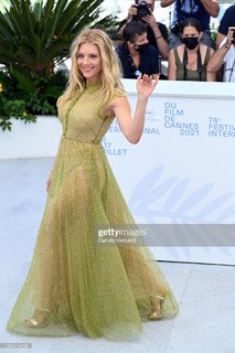 Katheryn Winnick feet photo thumbnail