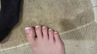 Kathleen Elliott feet photo 9
