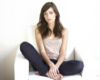 Kathleen Munroe feet photo 1