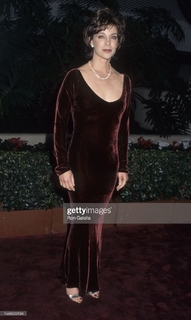 Kathleen Quinlan feet photo 4
