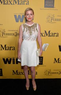 Kathleen Robertson feet photo thumbnail