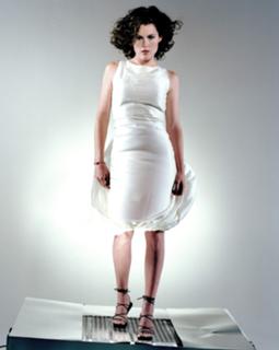 Kathleen Robertson feet photo thumbnail