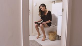 Kathleen Robertson feet photo thumbnail