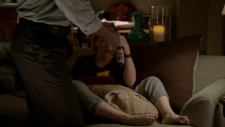 Kathleen Robertson feet photo thumbnail