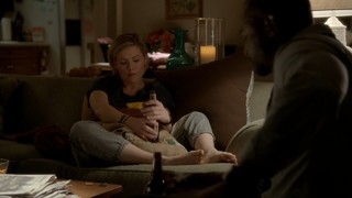 Kathleen Robertson feet photo thumbnail