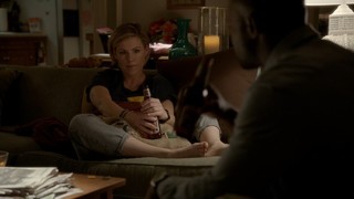 Kathleen Robertson feet photo thumbnail