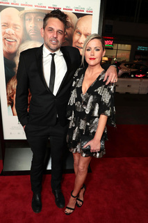 Kathleen Robertson feet photo thumbnail
