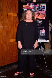 Kathleen Turner feet photo thumbnail