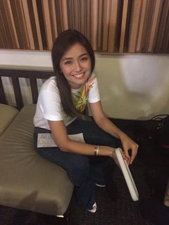 Kathryn Bernardo feet photo thumbnail
