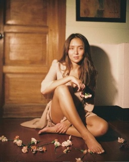 Kathryn Bernardo feet photo thumbnail