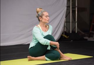 Kathryn Budig feet photo 8