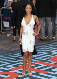 Kathryn Drysdale feet photo 5