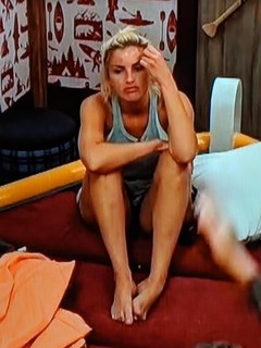Kathryn Dunn feet photo 3