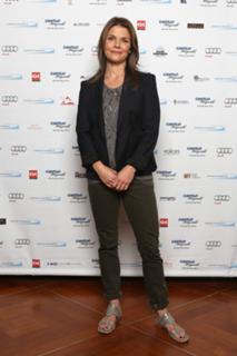 Kathryn Erbe feet photo thumbnail