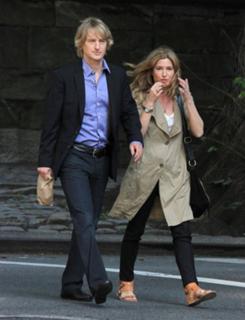 Kathryn Hahn feet photo thumbnail