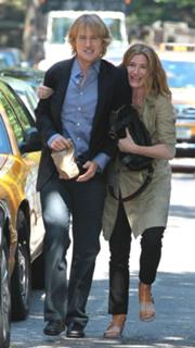Kathryn Hahn feet photo thumbnail