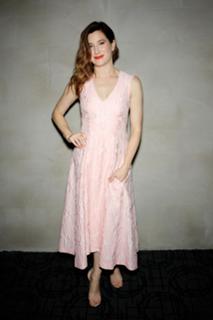 Kathryn Hahn feet photo thumbnail