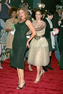 Kathryn Hahn feet photo thumbnail