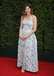 Kathryn Hahn feet photo thumbnail