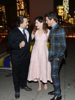 Kathryn Hahn feet photo thumbnail